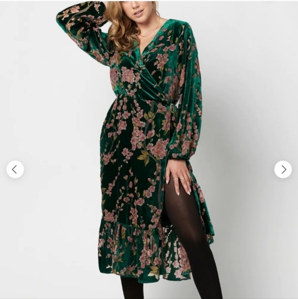 Buffalo David Bitton Dresses & Skirts - Buffalo By David Bitton Velvet Floral 'Sutter' Wrap Around Dress